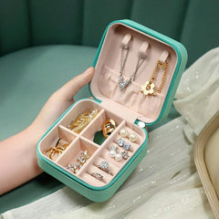 Mini Jewelry Box with Jewelry / صندوق مجوهرات صغير مع المجوهرات